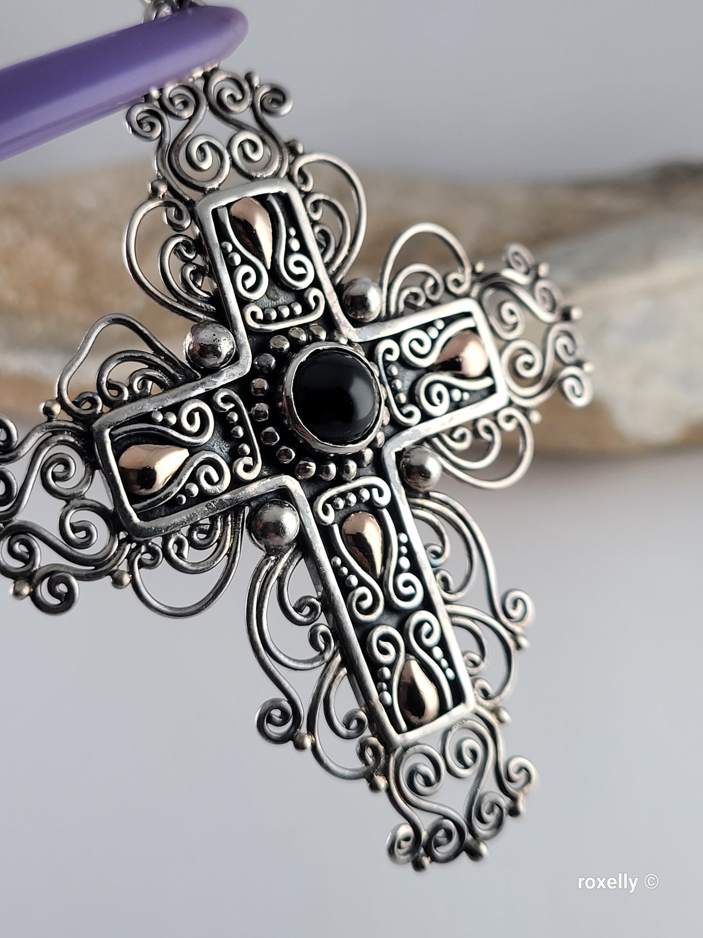 Vintage 925 Sterling Silver and 18K Yellow Gold Black Onyx Filigree Cross Pendant