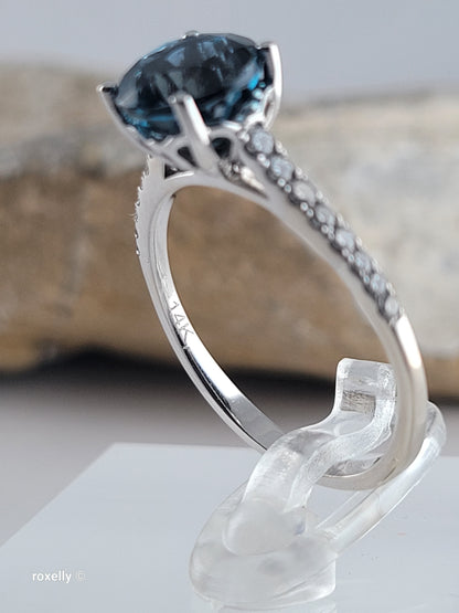 EFFY 14K White Gold London Blue Topaz & Diamond Ring Size 8.25 - Like New