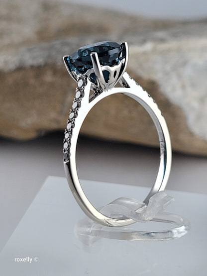 EFFY 14K White Gold London Blue Topaz & Diamond Ring Size 8.25 - Like New