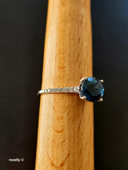 EFFY 14K White Gold London Blue Topaz & Diamond Ring Size 8.25 - Like New