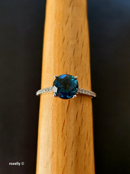 EFFY 14K White Gold London Blue Topaz & Diamond Ring Size 8.25 - Like New