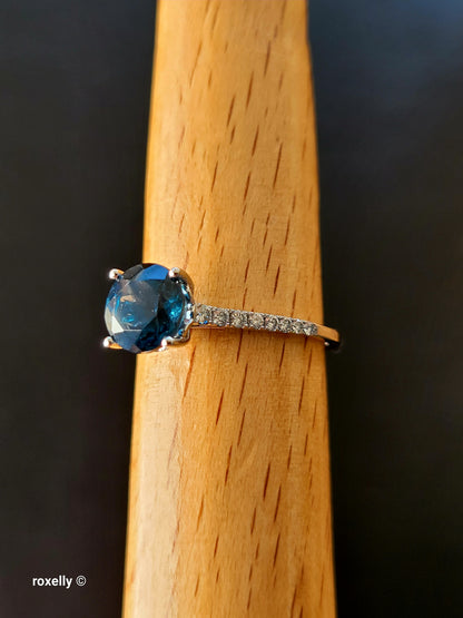 EFFY 14K White Gold London Blue Topaz & Diamond Ring Size 8.25 - Like New