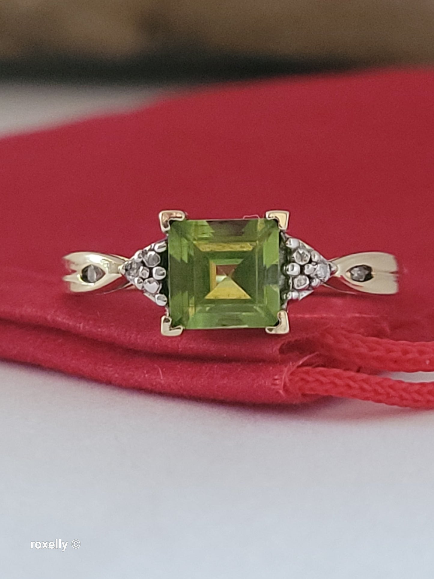 Vintage 10K Yellow Gold Peridot and Diamonds Ring Size 6.75, Solid Gold