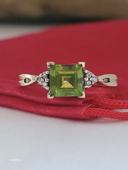 Vintage 10K Yellow Gold Peridot and Diamonds Ring Size 6.75, Solid Gold