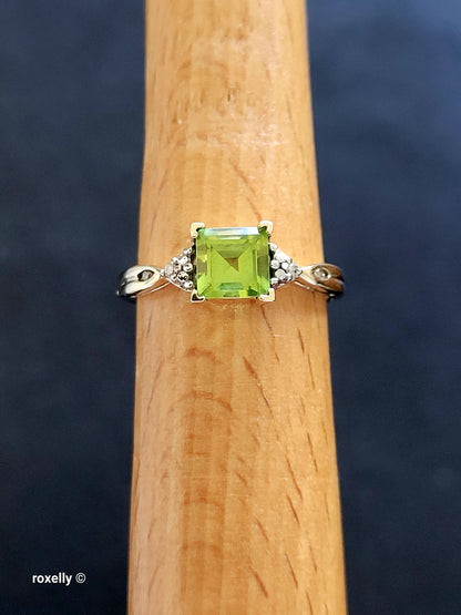Vintage 10K Yellow Gold Peridot and Diamonds Ring Size 6.75, Solid Gold