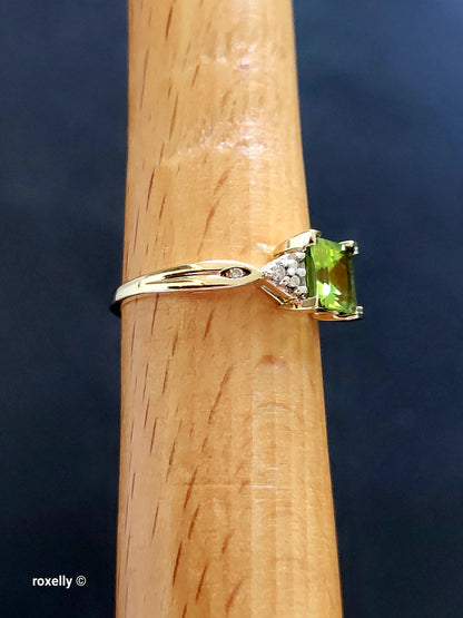 Vintage 10K Yellow Gold Peridot and Diamonds Ring Size 6.75, Solid Gold