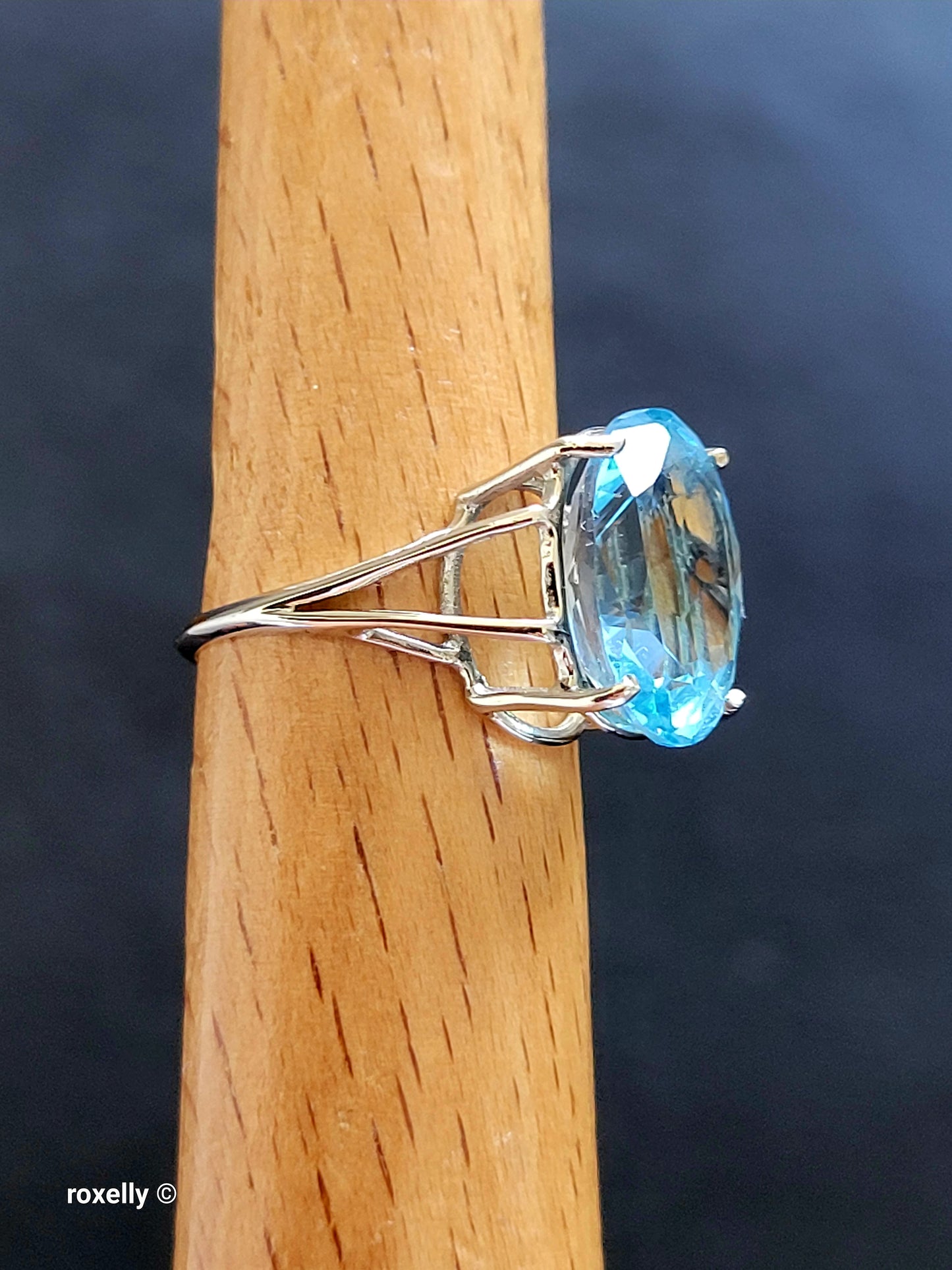10K White Gold Blue Topaz Cocktail Ring Size 5.5, Solid Gold