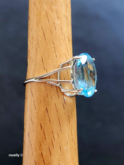 10K White Gold Blue Topaz Cocktail Ring Size 5.5, Solid Gold