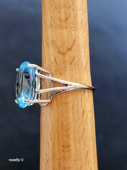 10K White Gold Blue Topaz Cocktail Ring Size 5.5, Solid Gold