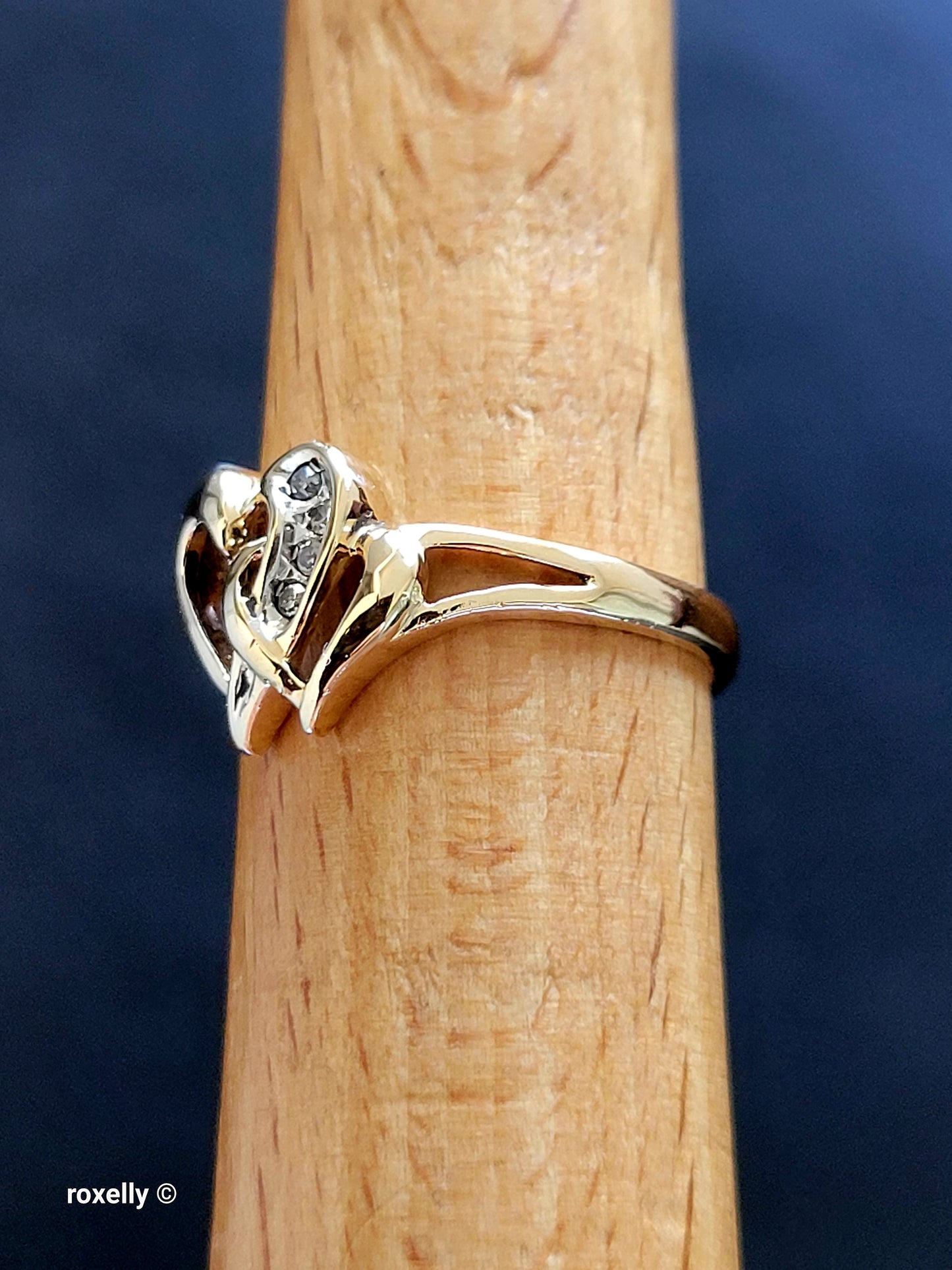 10K Yellow Gold  Two intertwined hearts Diamonds  Ring Size 6.75, Solid Gold