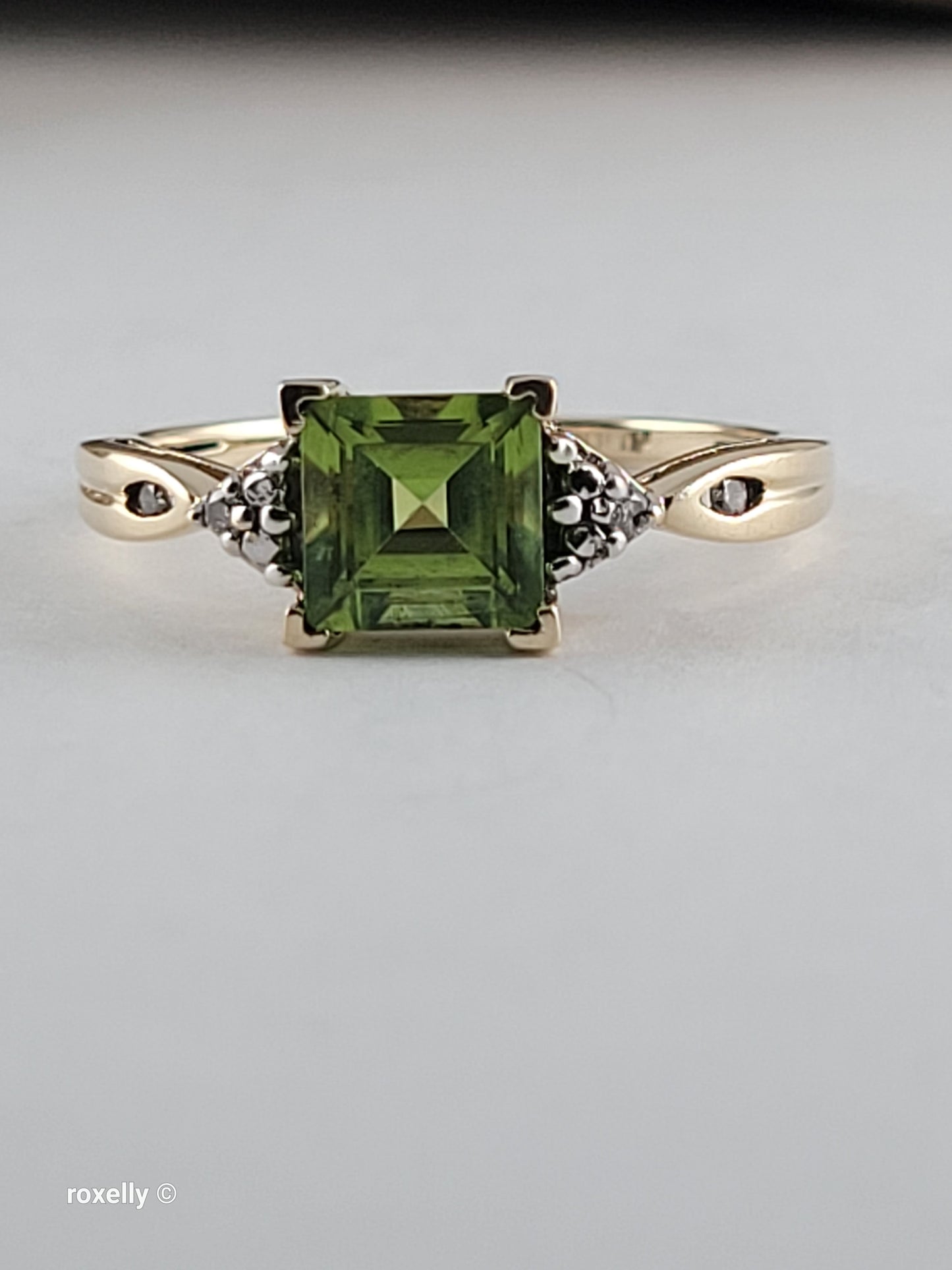 Vintage 10K Yellow Gold Peridot and Diamonds Ring Size 6.75, Solid Gold