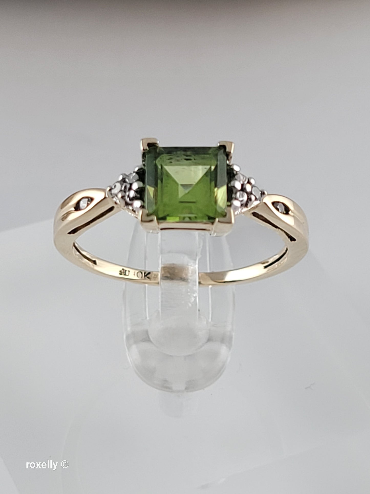 Vintage 10K Yellow Gold Peridot and Diamonds Ring Size 6.75, Solid Gold