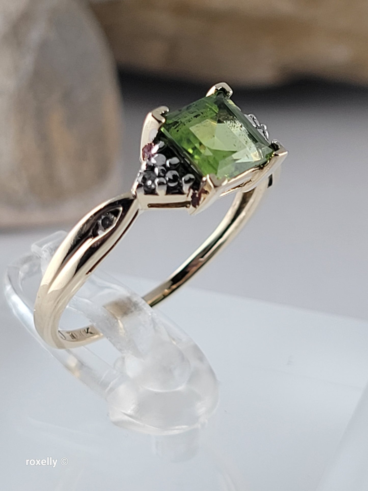 Vintage 10K Yellow Gold Peridot and Diamonds Ring Size 6.75, Solid Gold
