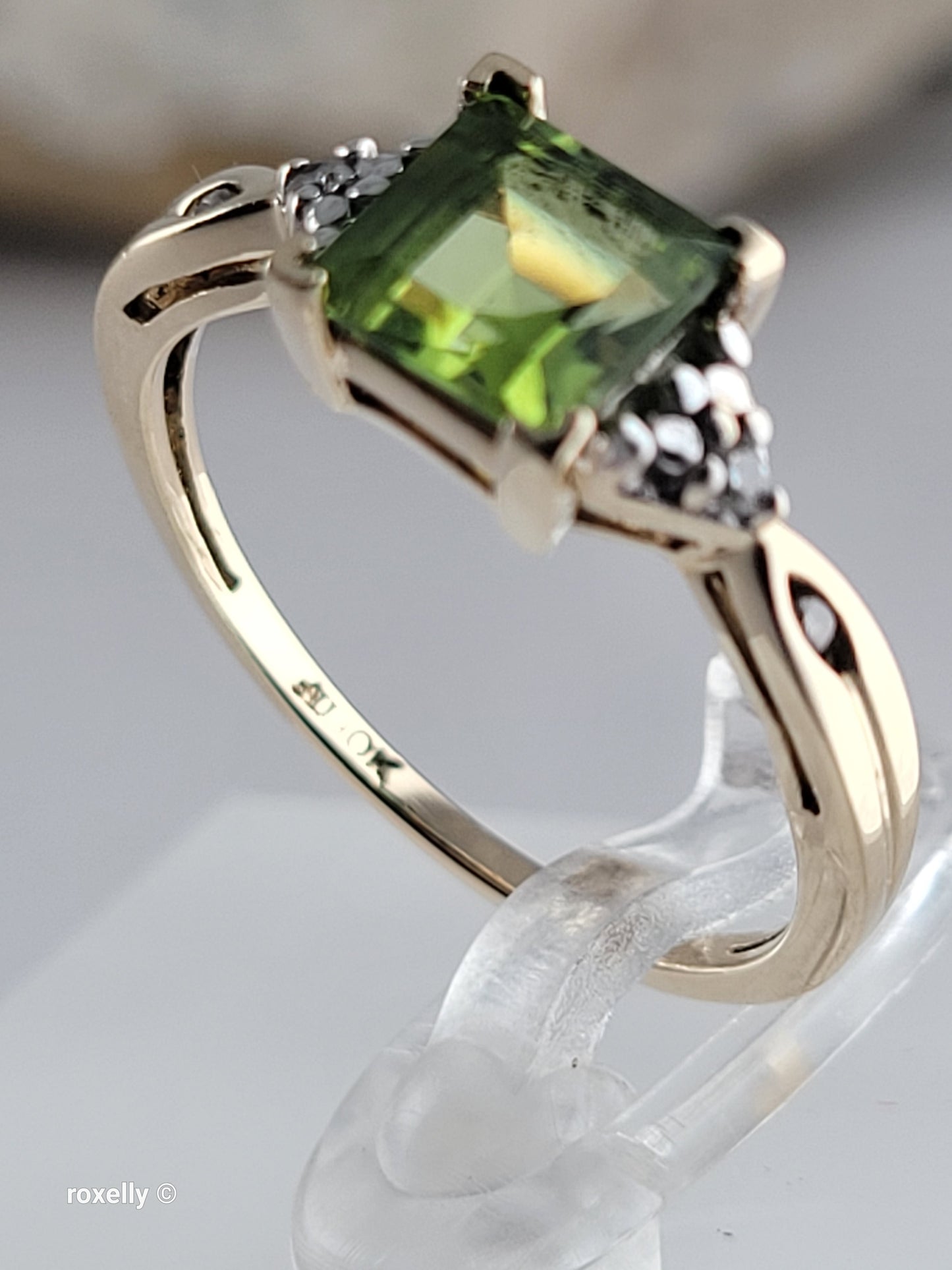 Vintage 10K Yellow Gold Peridot and Diamonds Ring Size 6.75, Solid Gold