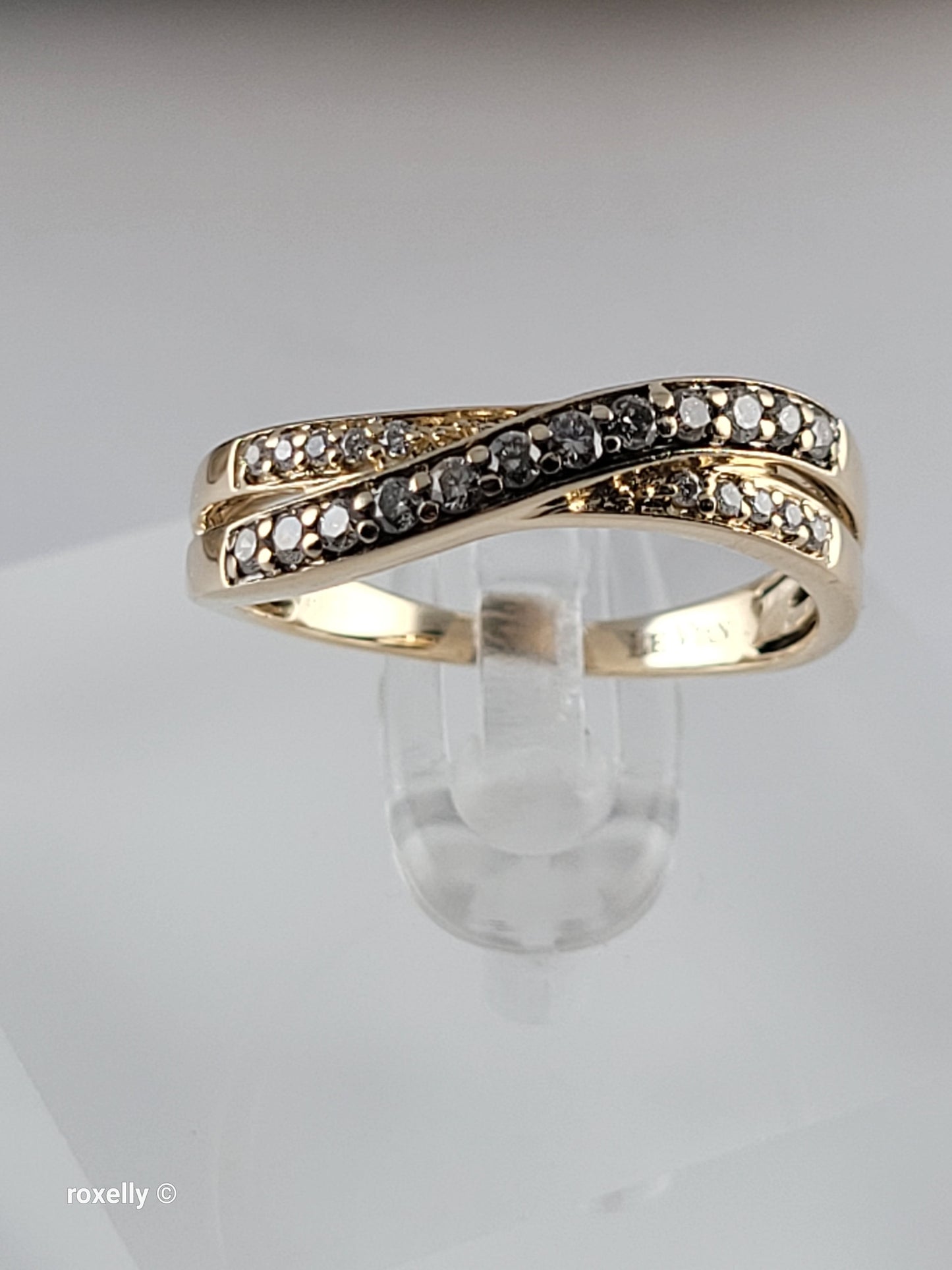 $2,000 14K Yellow Gold Genuine Chocolate and Vanilla Diamonds Criss-Cross Le Vian Ring Size 7- Solid Gold!