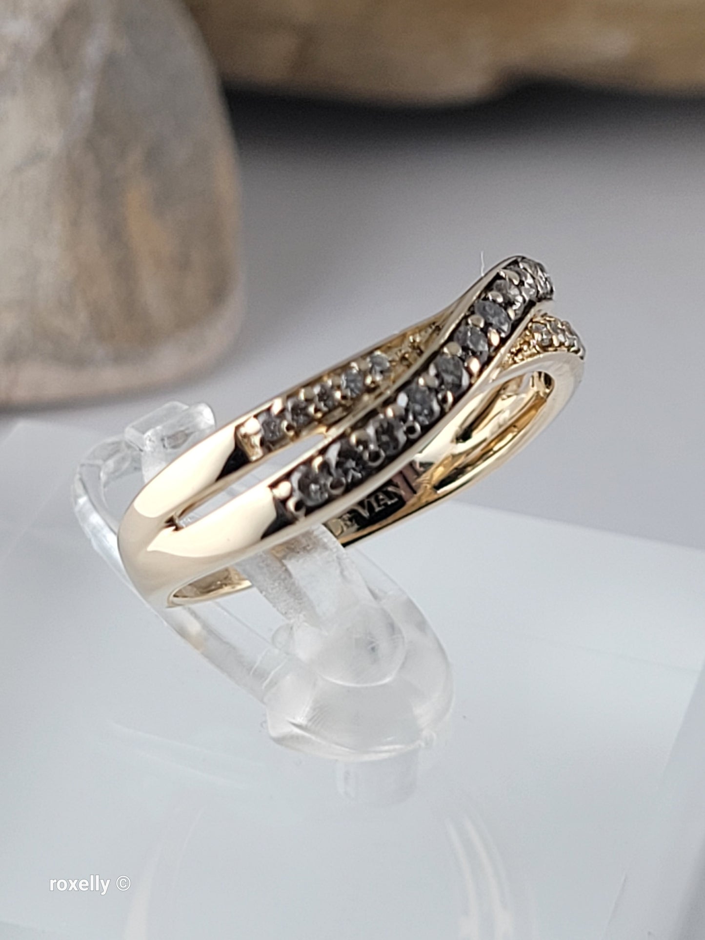 $2,000 14K Yellow Gold Genuine Chocolate and Vanilla Diamonds Criss-Cross Le Vian Ring Size 7- Solid Gold!