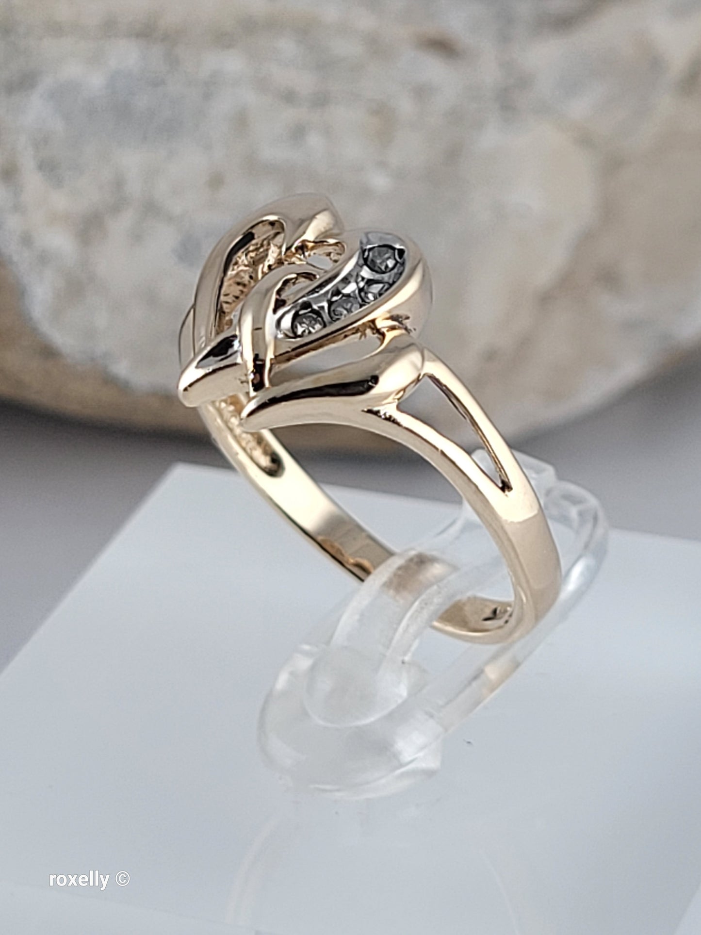 10K Yellow Gold  Two intertwined hearts Diamonds  Ring Size 6.75, Solid Gold
