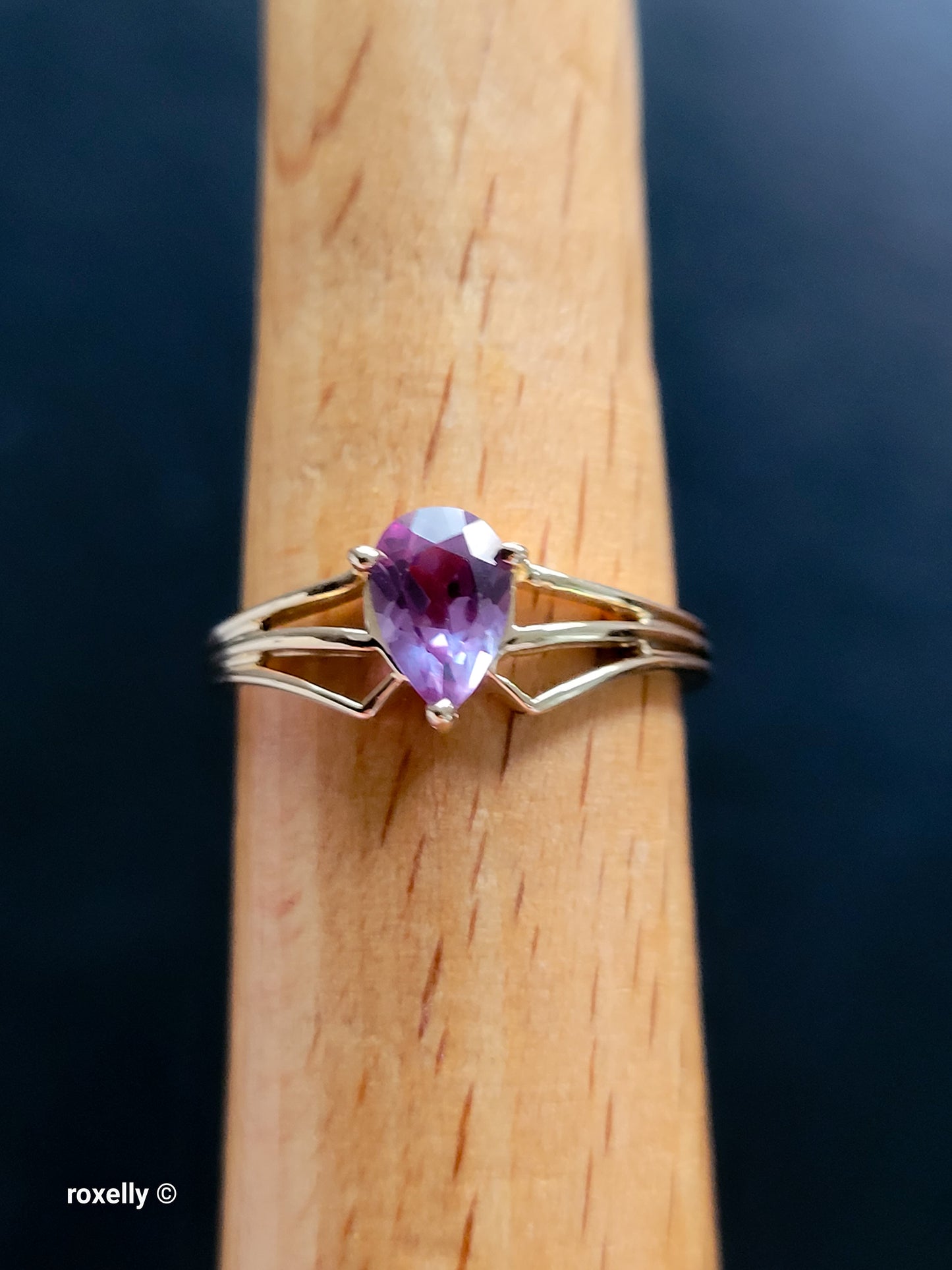 10K Yellow Gold Purple Sapphire Gemstone Ring Size 6.75, Solid gold