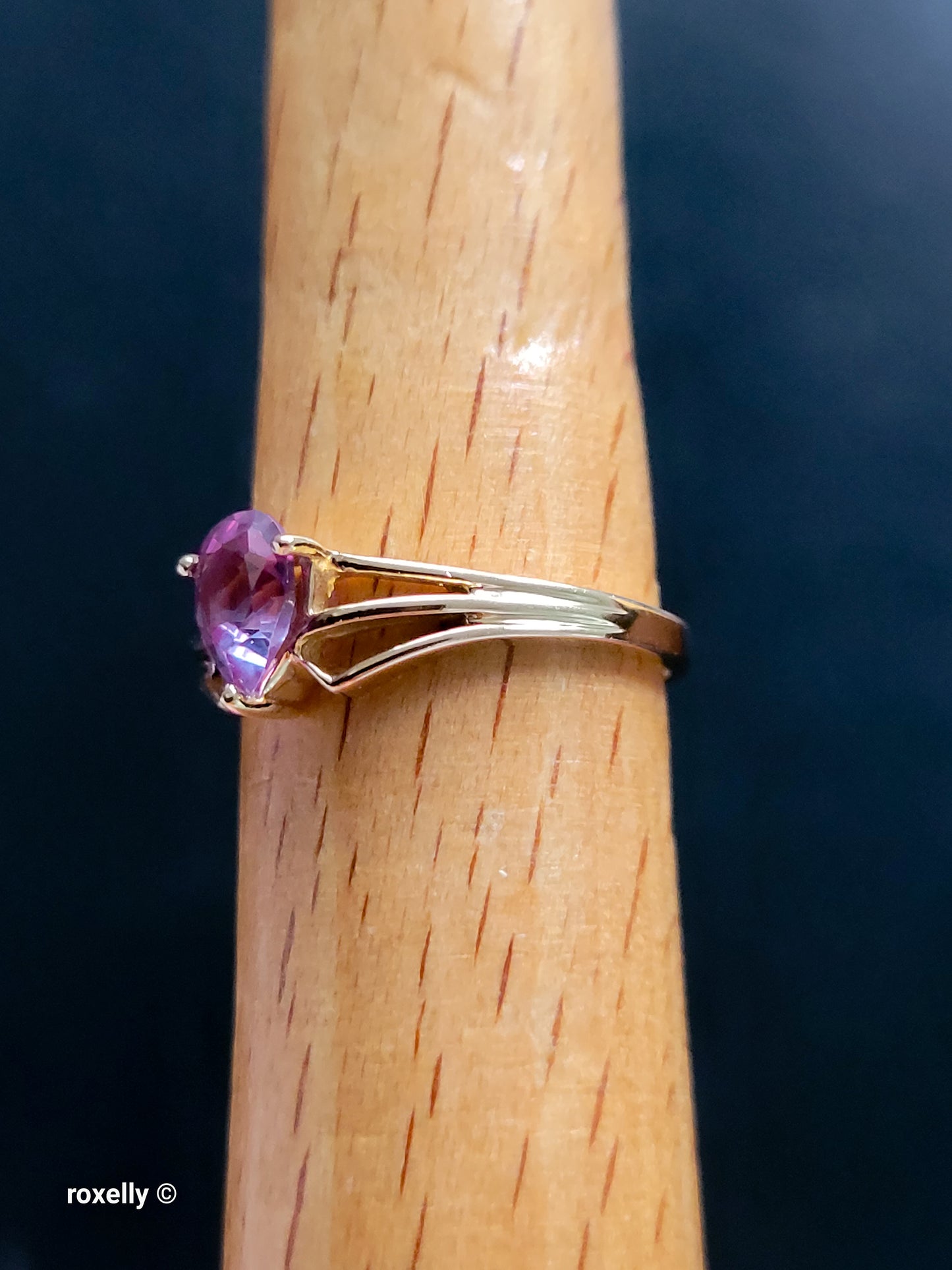 10K Yellow Gold Purple Sapphire Gemstone Ring Size 6.75, Solid gold