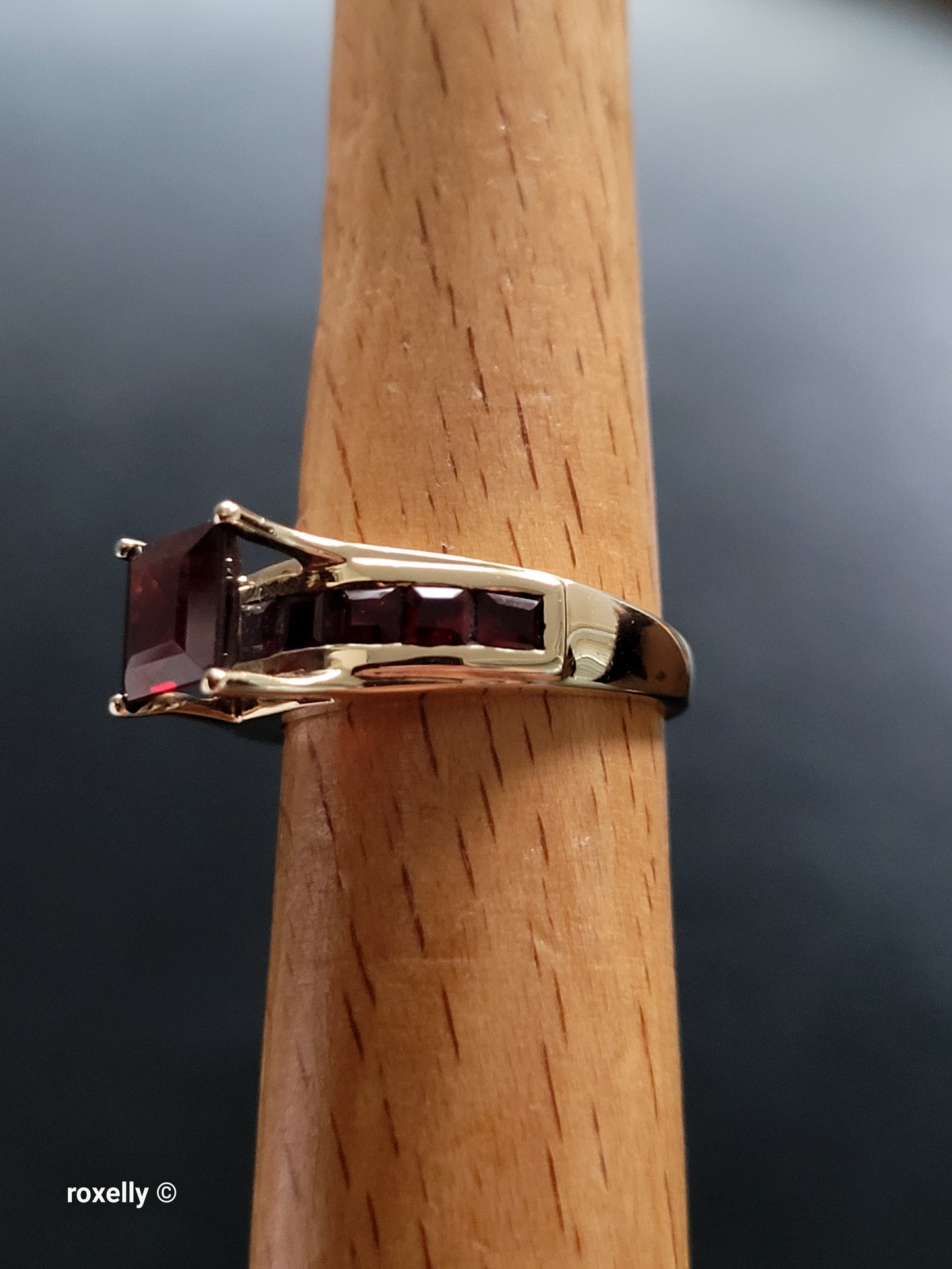 10k Yellow Gold Garnet Gemstones Ring Size 7, Solid Gold