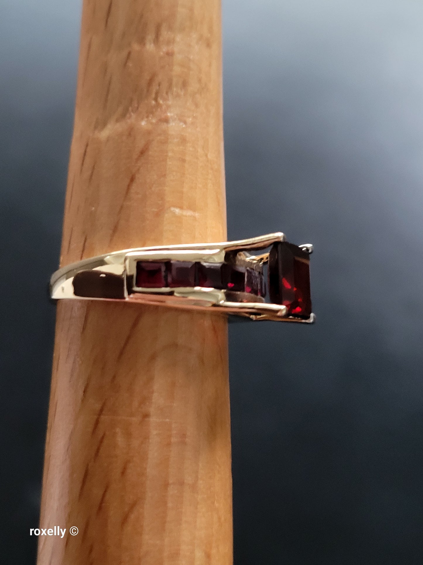 10k Yellow Gold Garnet Gemstones Ring Size 7, Solid Gold