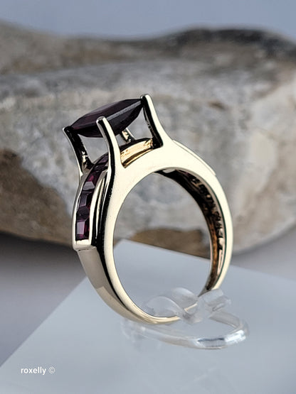 10k Yellow Gold Garnet Gemstones Ring Size 7, Solid Gold