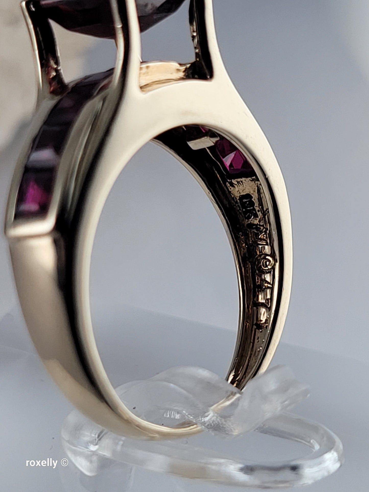10k Yellow Gold Garnet Gemstones Ring Size 7, Solid Gold
