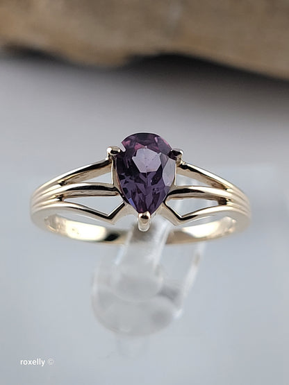 10K Yellow Gold Purple Sapphire Gemstone Ring Size 6.75, Solid gold