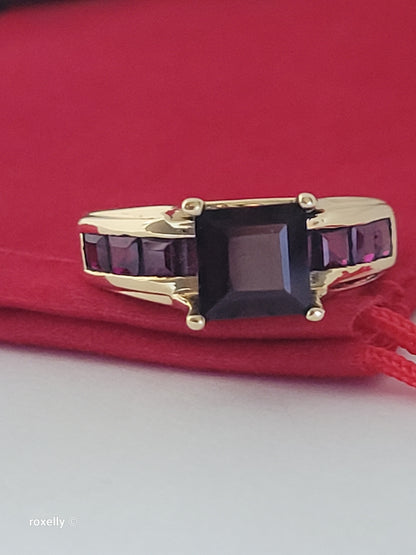 10k Yellow Gold Garnet Gemstones Ring Size 7, Solid Gold