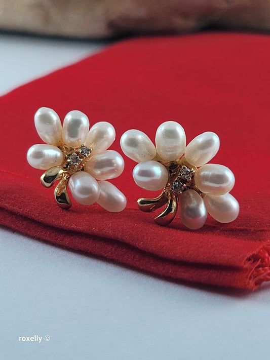 14K Yellow Gold Freshwater Pearl & Natural Diamond Floral Earrings – Like New