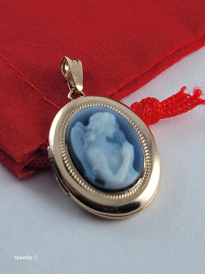 14K Yellow Gold Blue Agate Guardian Angel Cameo Photo Locket Pendant – Incredible Condition