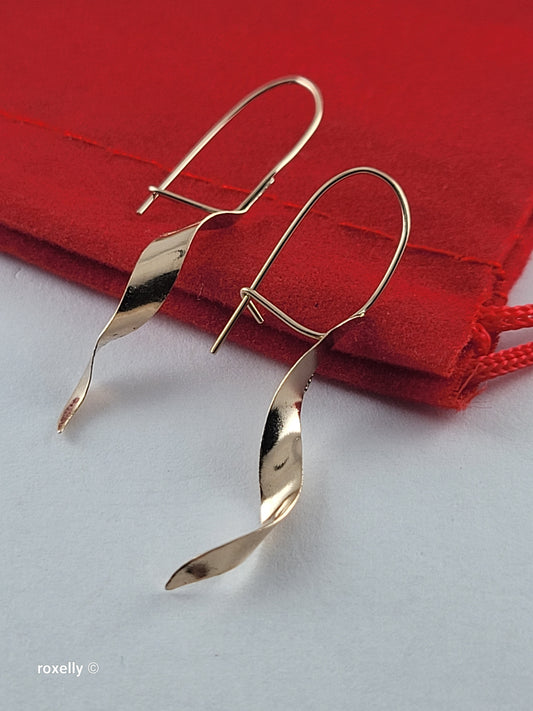 14K Yellow Gold Vintage Twisted Ribbon Design Earrings, Small Lightweight
