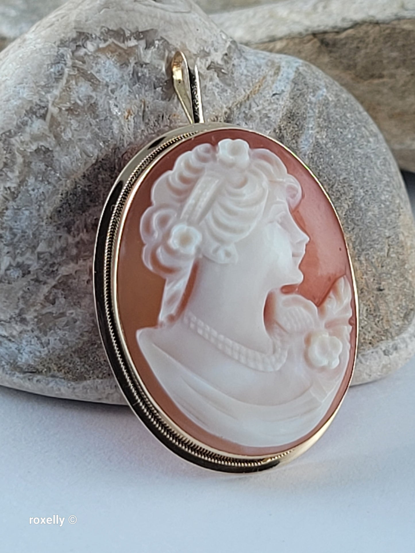 Vintage 14K Gold Italian Cameo Brooch/Pendant – Classic Victorian Profile – Hand-Carved Shell