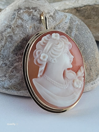 Vintage 14K Gold Italian Cameo Brooch/Pendant – Classic Victorian Profile – Hand-Carved Shell