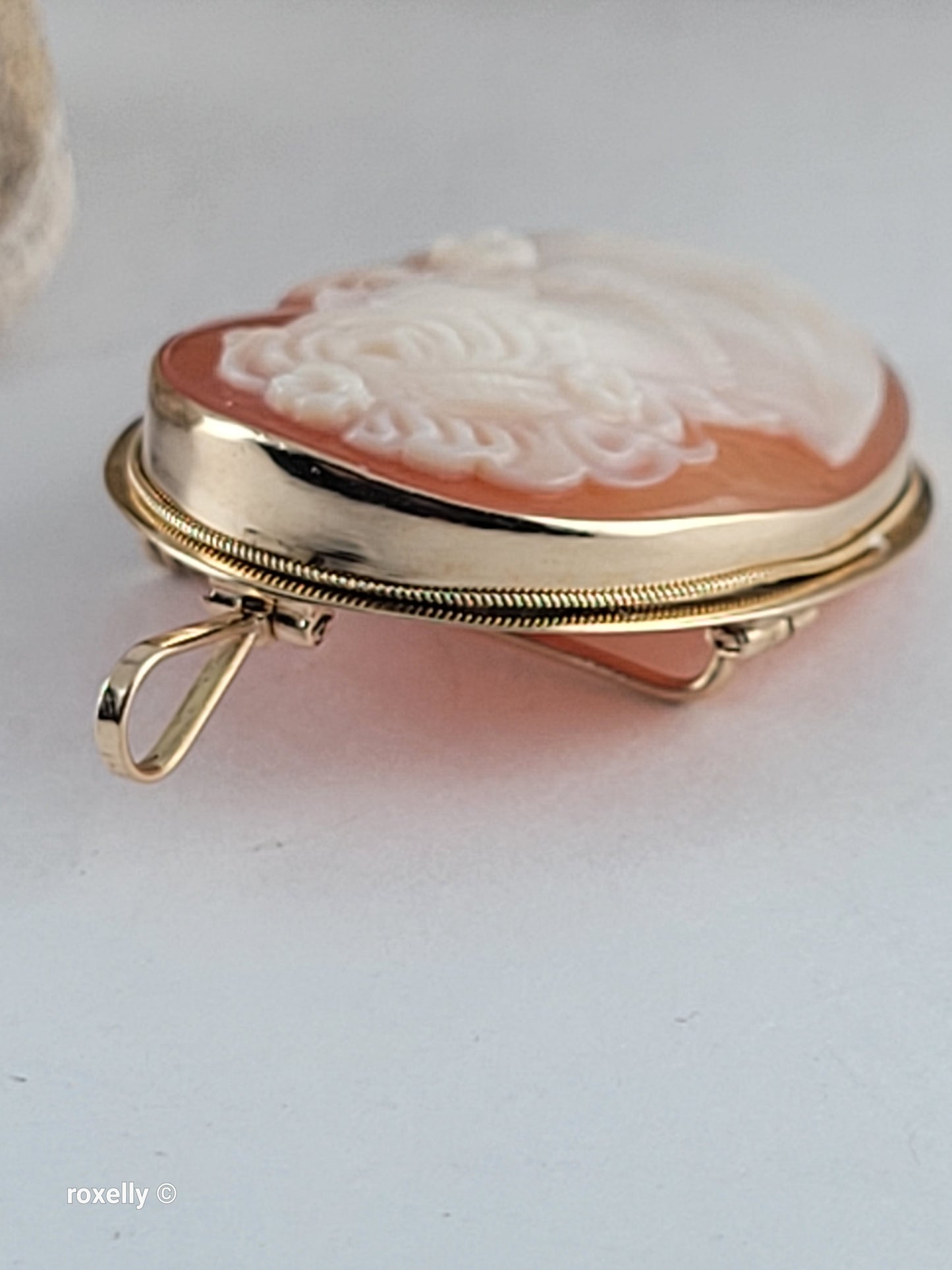 Vintage 14K Gold Italian Cameo Brooch/Pendant – Classic Victorian Profile – Hand-Carved Shell