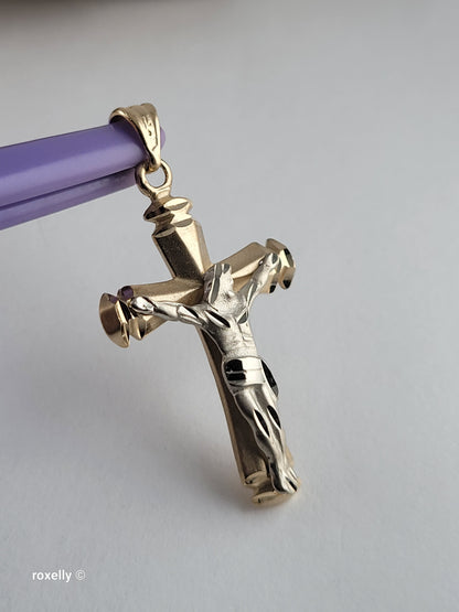 14K Two-Tone Yellow & White Gold Diamond-Cut Crucifix Pendant – Like New Condition