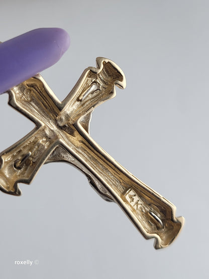 14K Two-Tone Yellow & White Gold Diamond-Cut Crucifix Pendant – Like New Condition