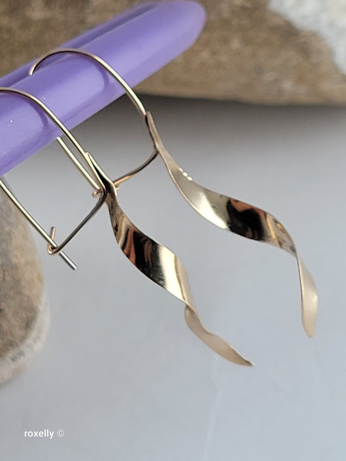 14K Yellow Gold Vintage Twisted Ribbon Design Earrings, Small Lightweight