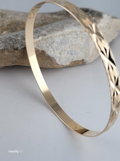 14K Solid Yellow Gold Diamond-Cut Star Bangle Bracelet, Satin Finish  - AMAZING!