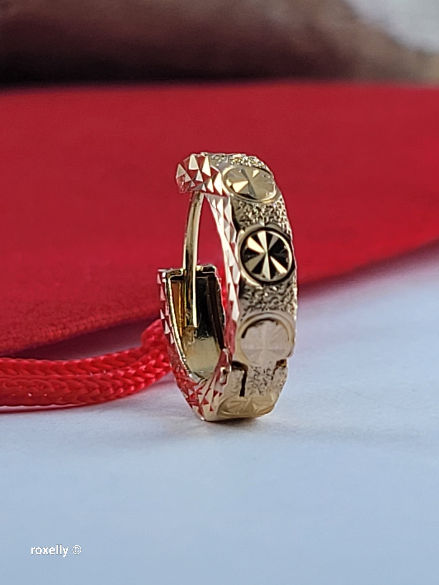 18K Yellow Gold Diamond-Cut Small Single Italian Hoop Earring, Solid Gold!