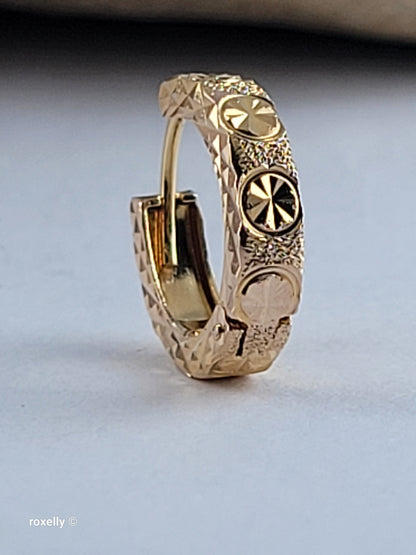 18K Yellow Gold Diamond-Cut Small Single Italian Hoop Earring, Solid Gold!
