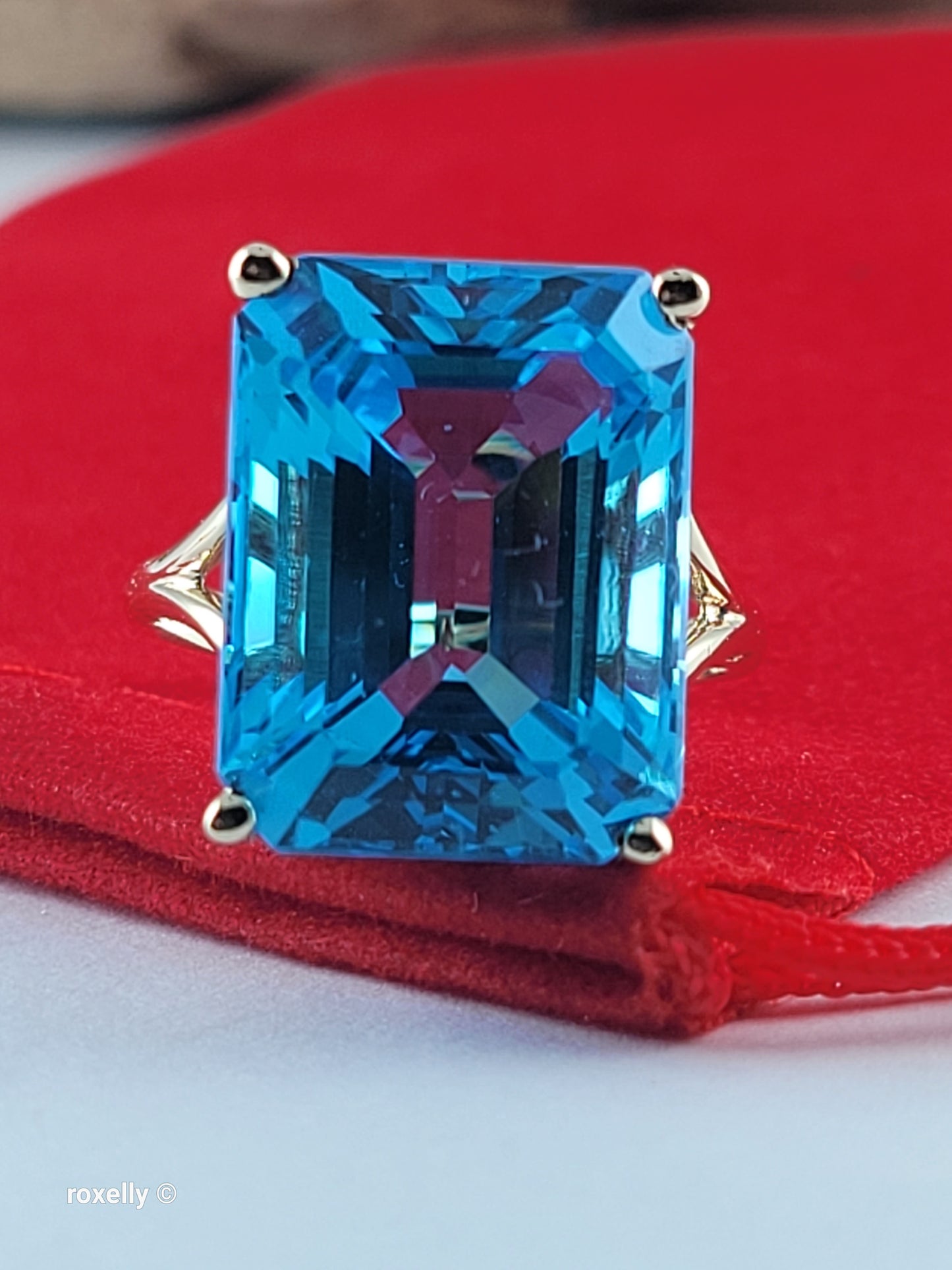 10K Yellow Gold London Blue Topaz Cocktail Ring Size 5.75, Solid Gold