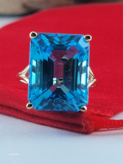10K Yellow Gold London Blue Topaz Cocktail Ring Size 5.75, Solid Gold