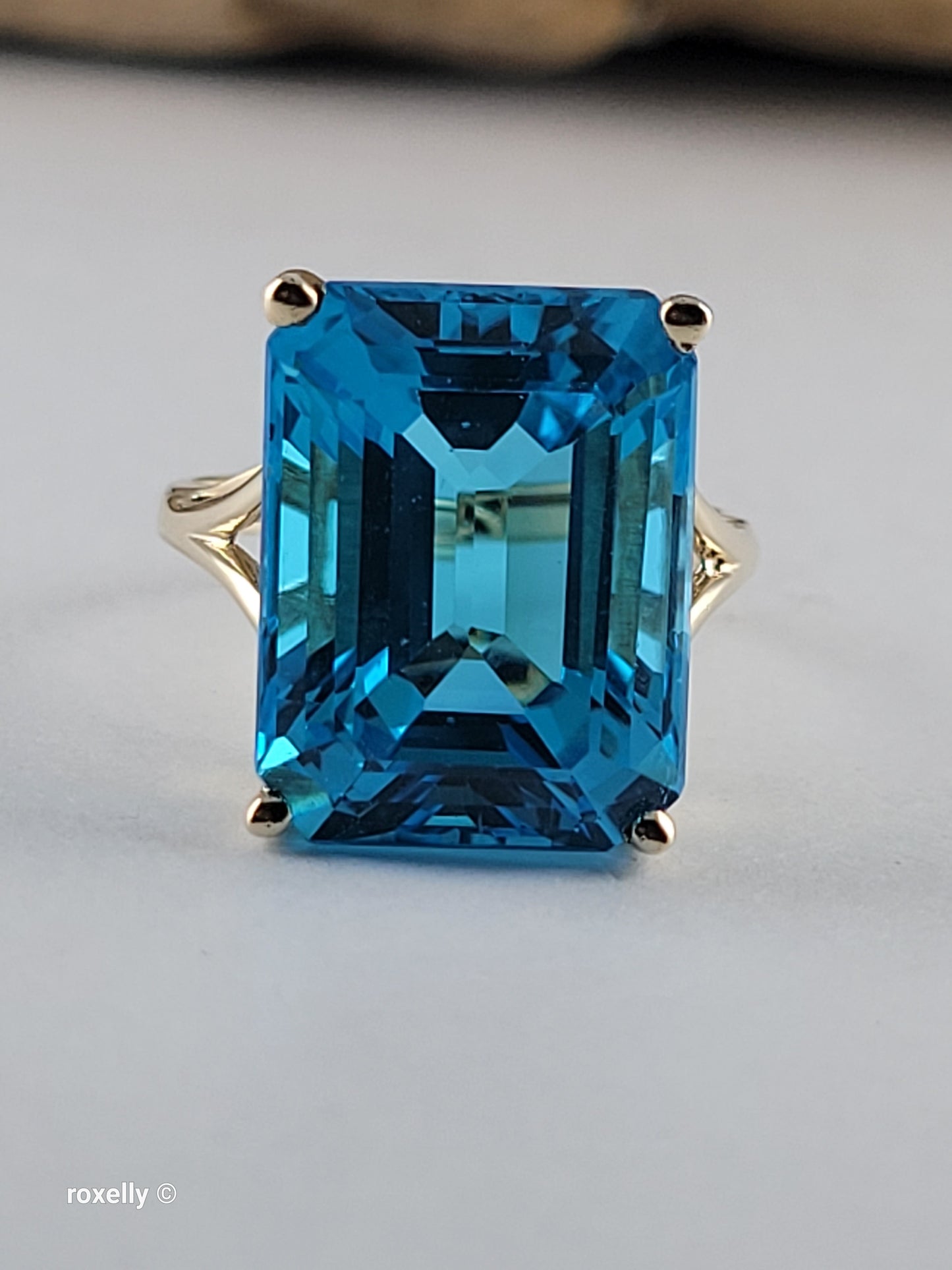 10K Yellow Gold London Blue Topaz Cocktail Ring Size 5.75, Solid Gold