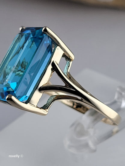 10K Yellow Gold London Blue Topaz Cocktail Ring Size 5.75, Solid Gold