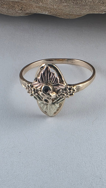 Vintage 10K Yellow & Rose Gold Black Hills Leaves Ring Size 7.5, Solid Gold!