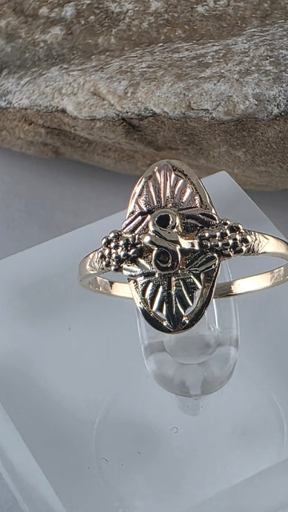 Vintage 10K Yellow & Rose Gold Black Hills Leaves Ring Size 7.5, Solid Gold!