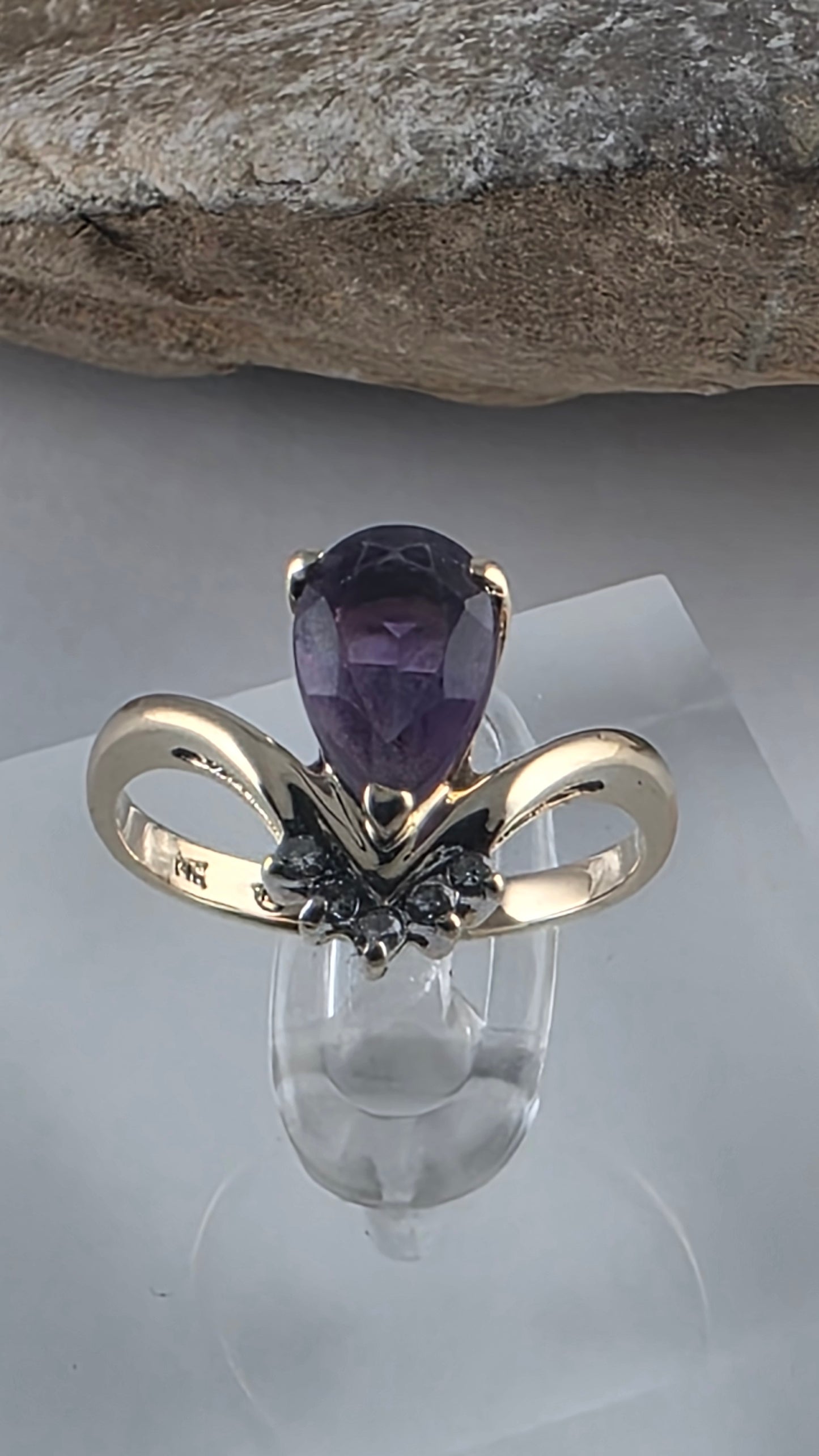 14K Yellow Gold Amethyst and Diamonds Ring Size 6.25 - Solid Gold!