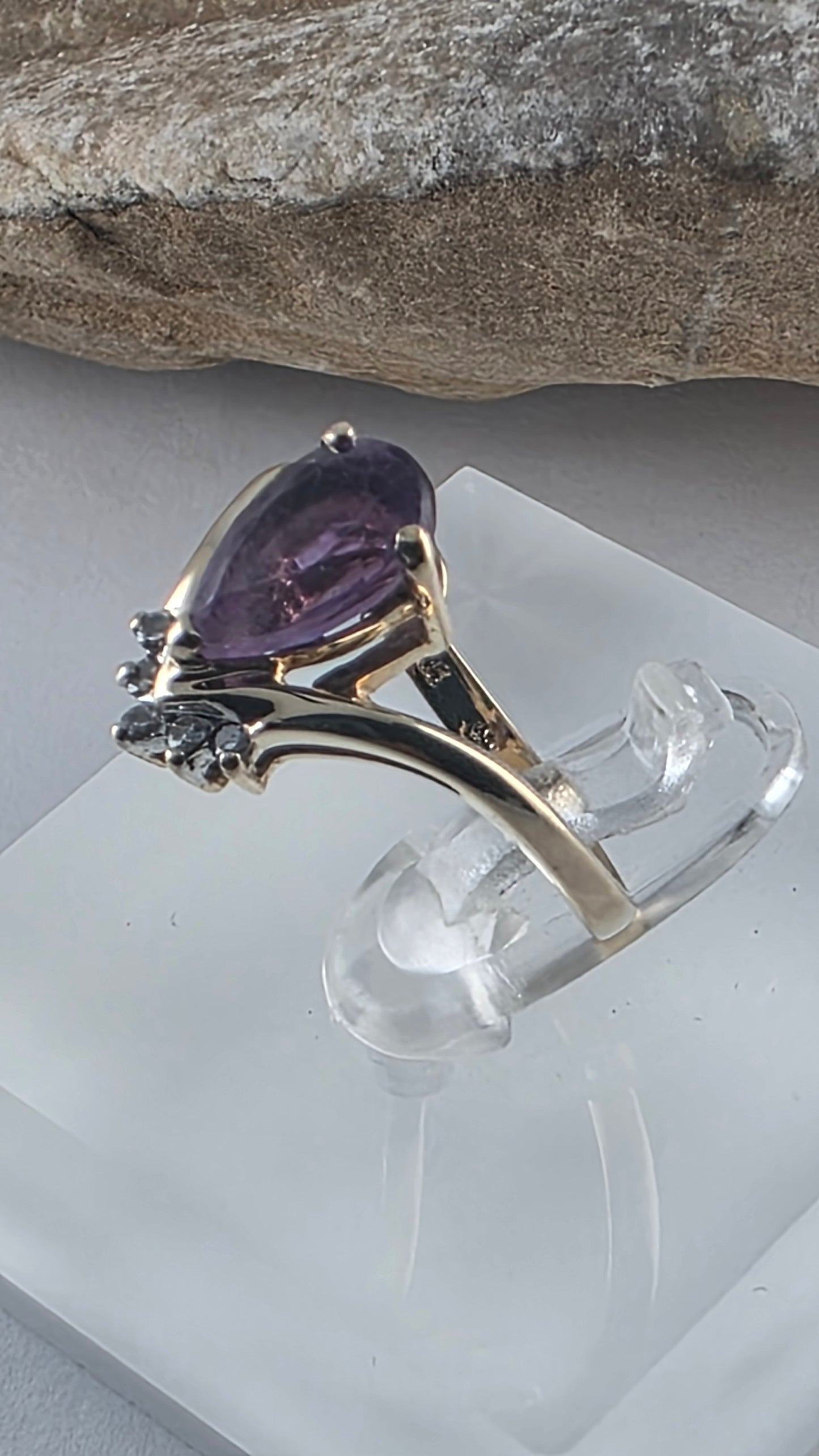 14K Yellow Gold Amethyst and Diamonds Ring Size 6.25 - Solid Gold!
