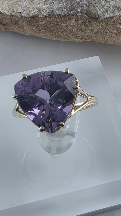 10K Yellow Gold Amethyst Cocktail Ring Size 6, Solid Gold!